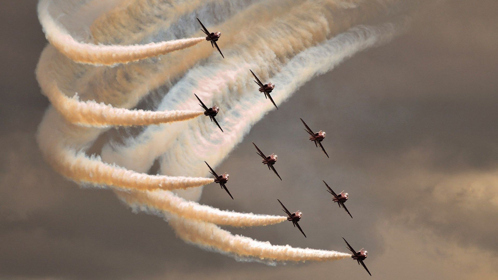 九游app官网下载-选手首次登台紧张又兴奋展现青春风采，作为第一个出场的选手 比较紧张