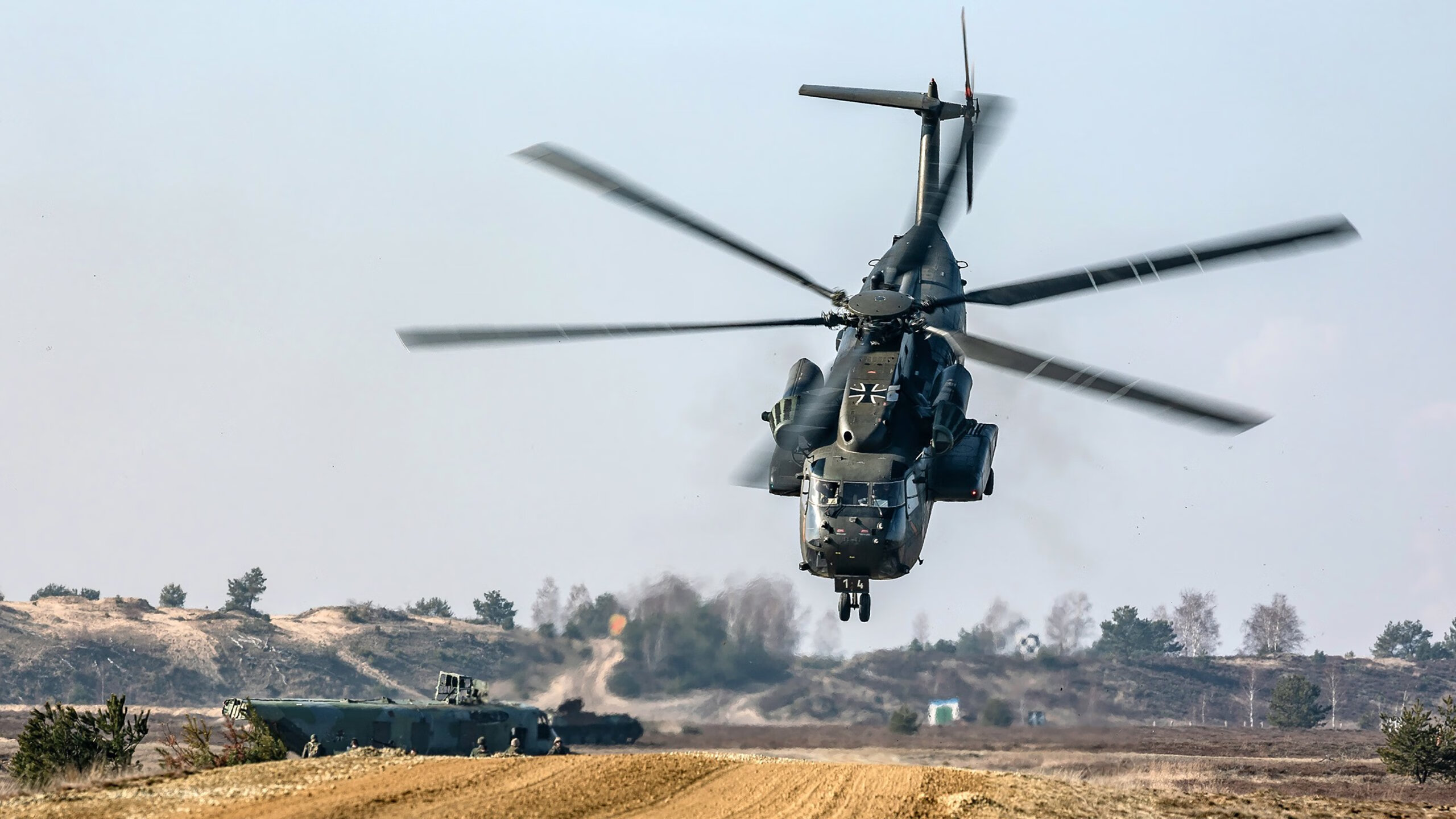 冠军球队巡游庆祝，城市街头成球迷海洋，冠军的球队是哪支球队